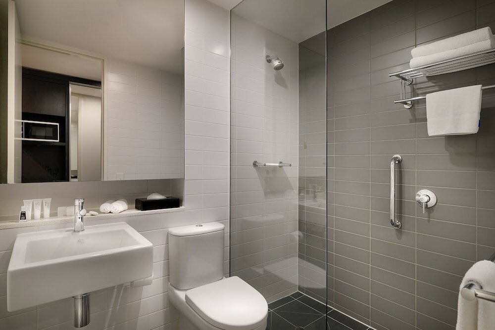 Фото Causeway 353 Hotel