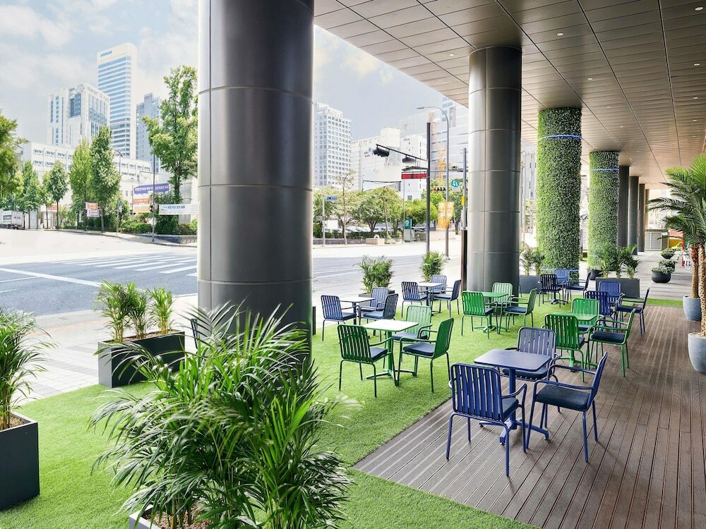 Фото Novotel Ambassador Seoul Dongdaemun Hotels & Residences