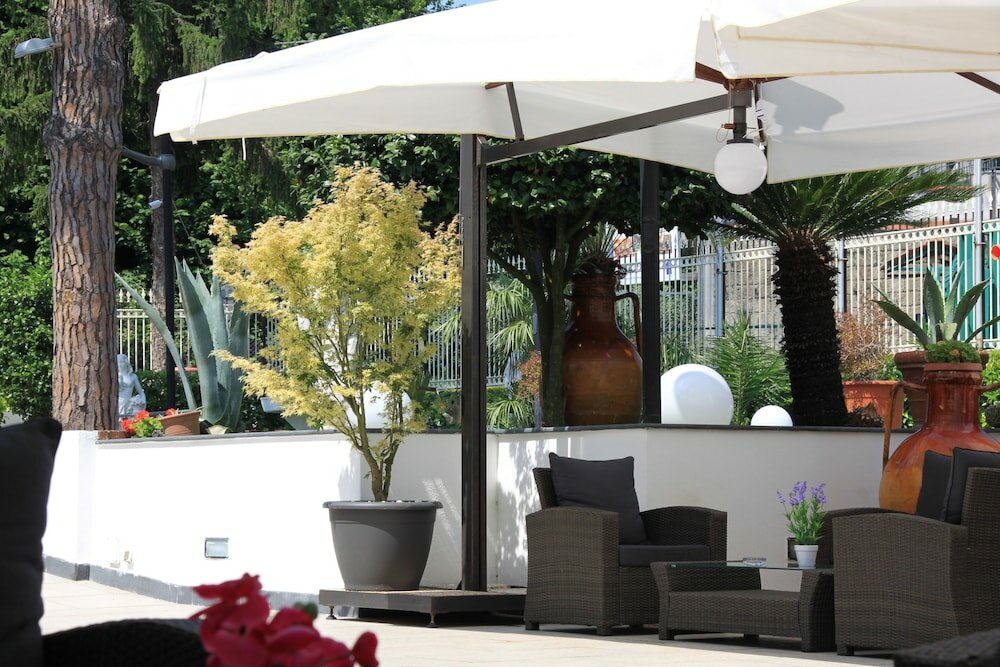 Фото Ranch Palace Hotel