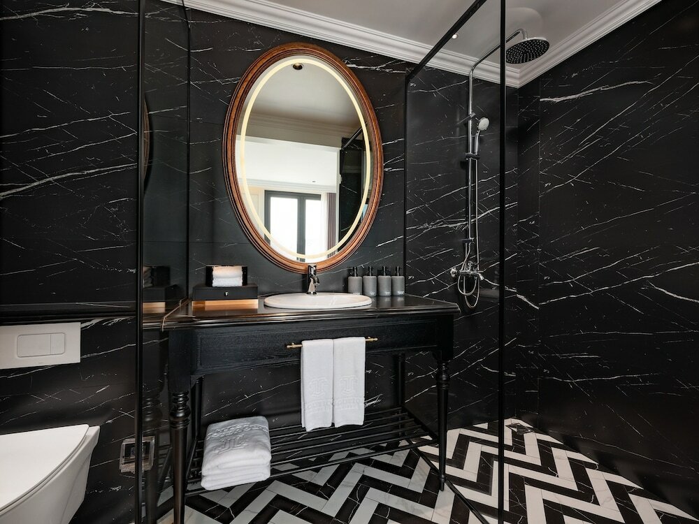 Фото T Boutique Hotel