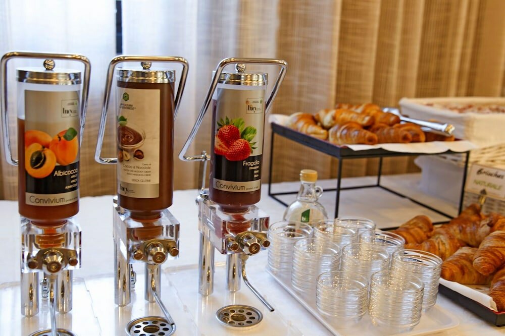 Фото Hotel Ideal