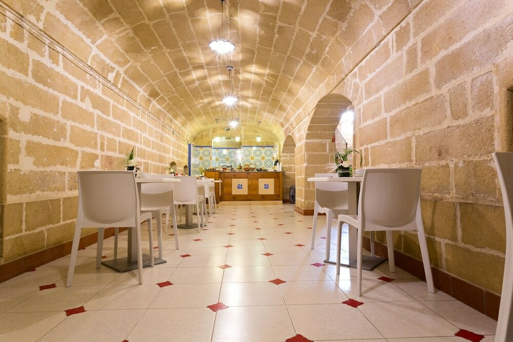 Фото Hotel L'Uomo e il Mare