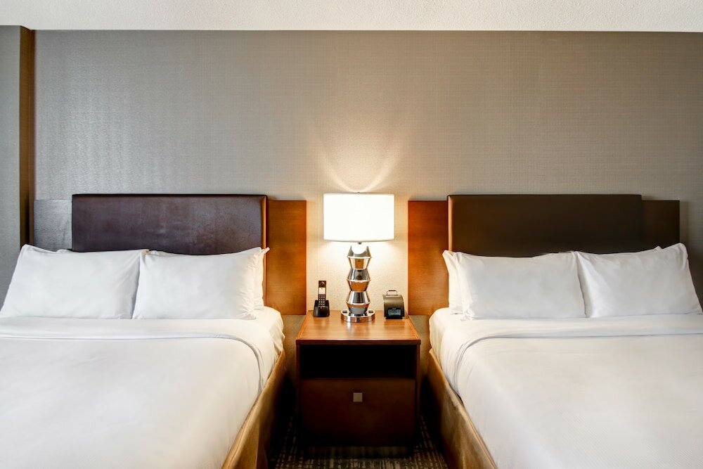 Фото DoubleTree by Hilton West Edmonton