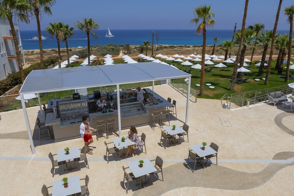 Фото Leonardo Crystal CoveHotel & Spa by the Sea