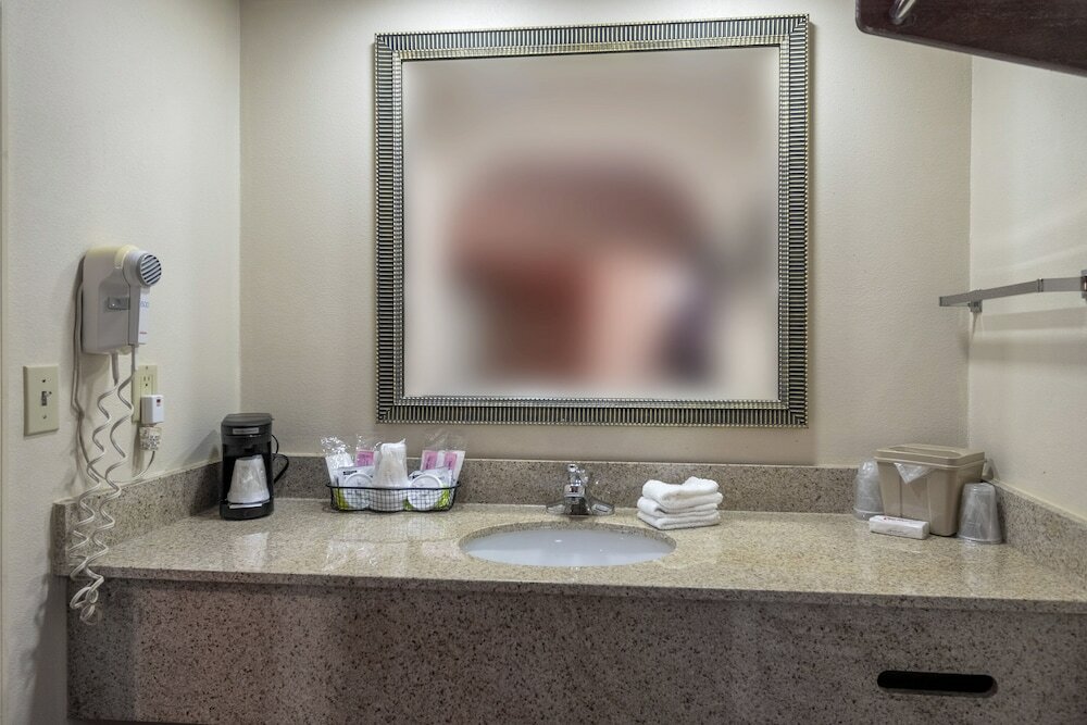 Фото Red Roof Inn & Suites Oxford