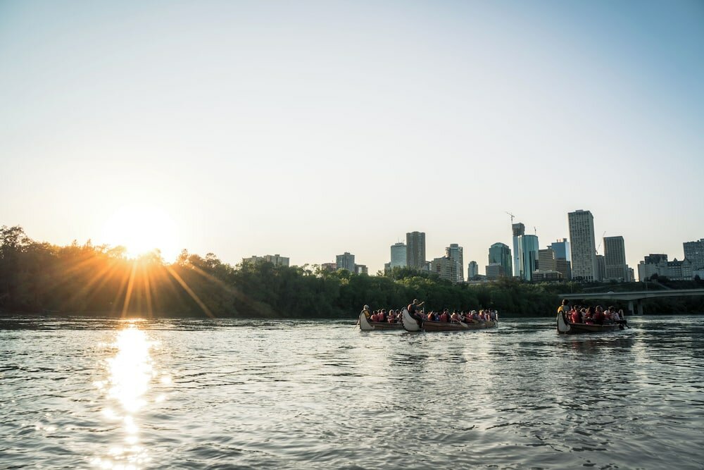 Фото Delta Edmonton Centre Suite Hotel