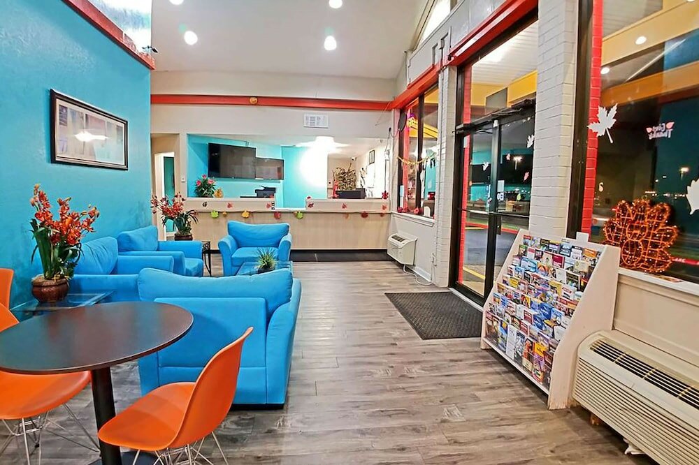 Фото Howard Johnson by Wyndham Houston