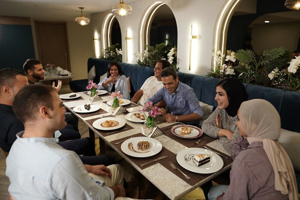 Фото Отель The Grand Plaza