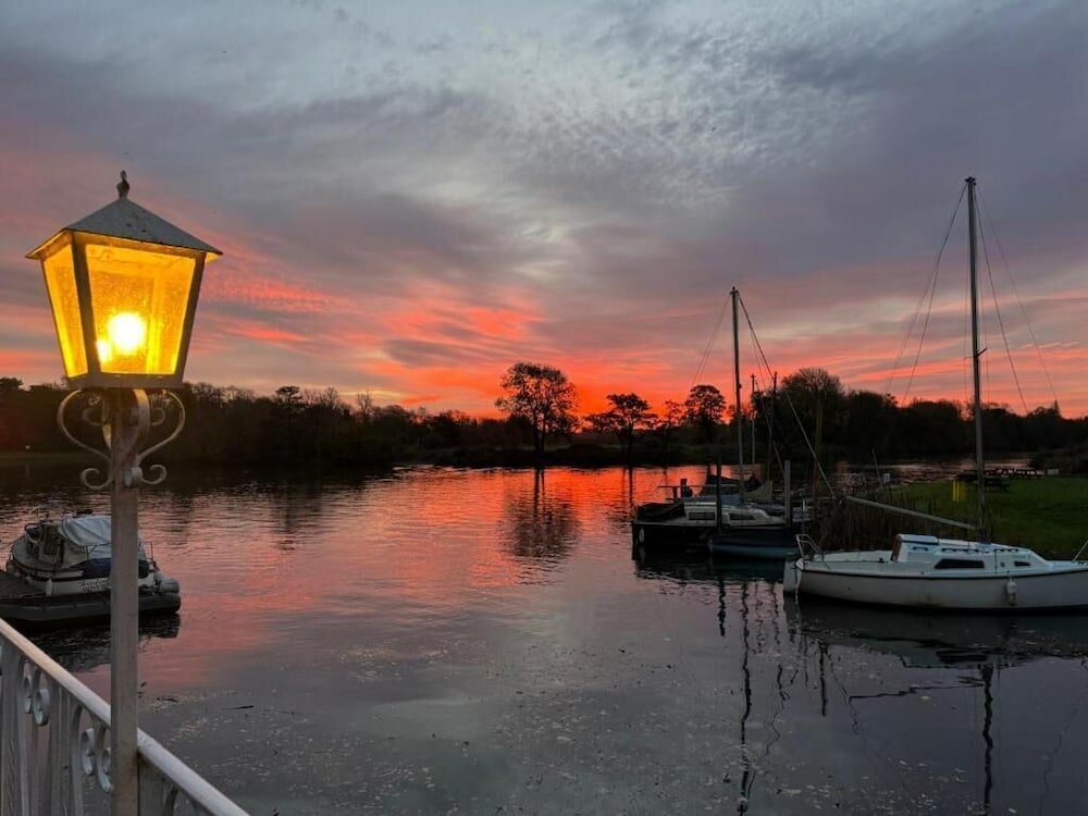 Фото Warren Lodge Hotel