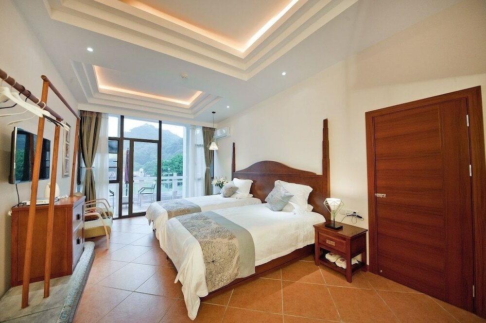 Фото Guilin Crystal Crescent Moon Hotel