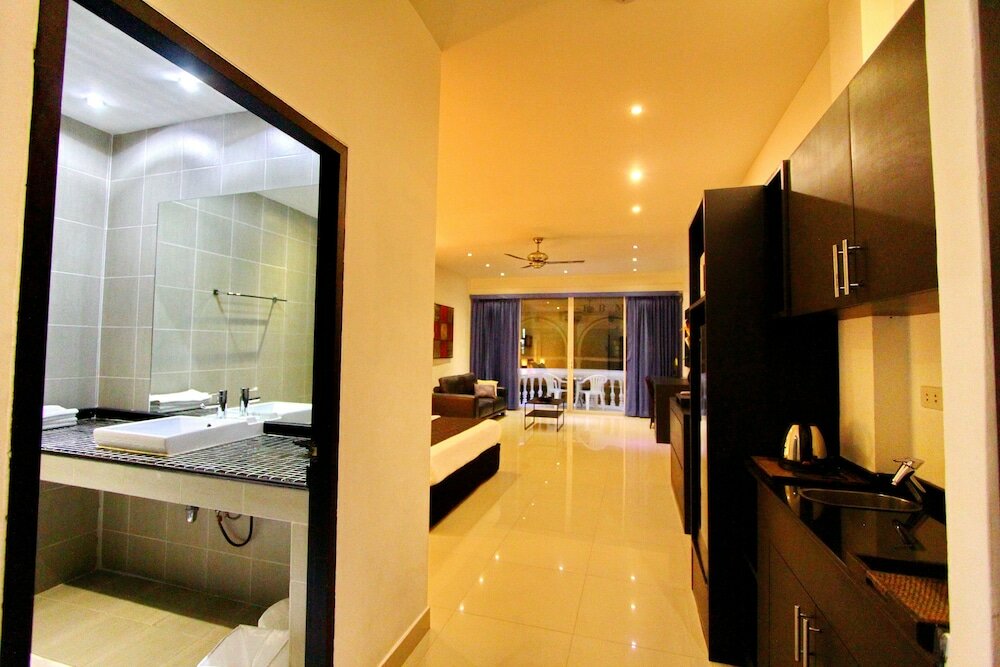 Фото East Suites