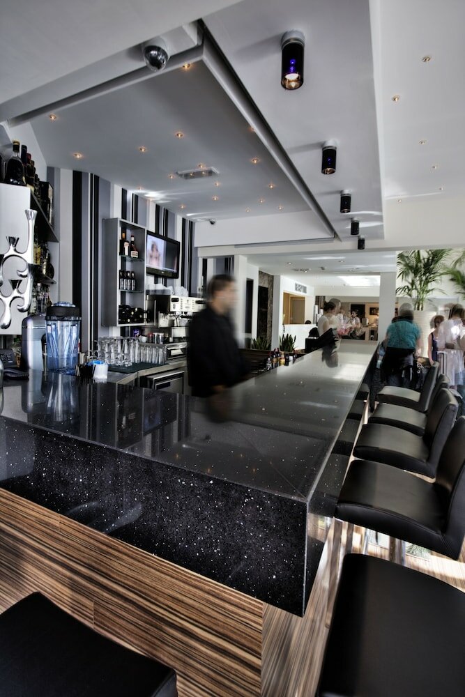 Фото Livadhiotis City Hotel