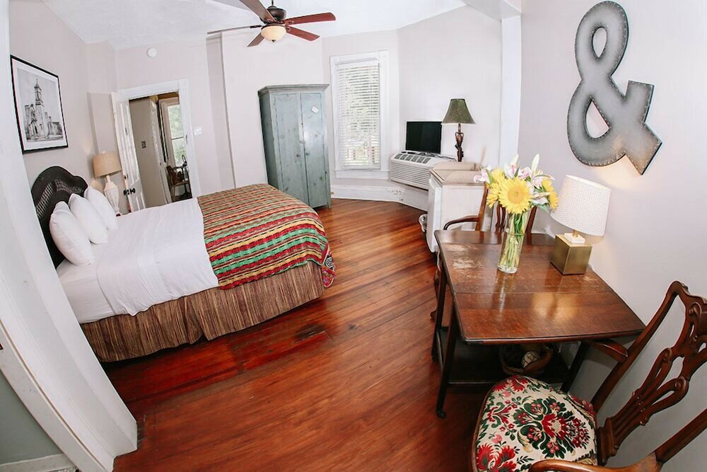 Фото Inn on the Riverwalk