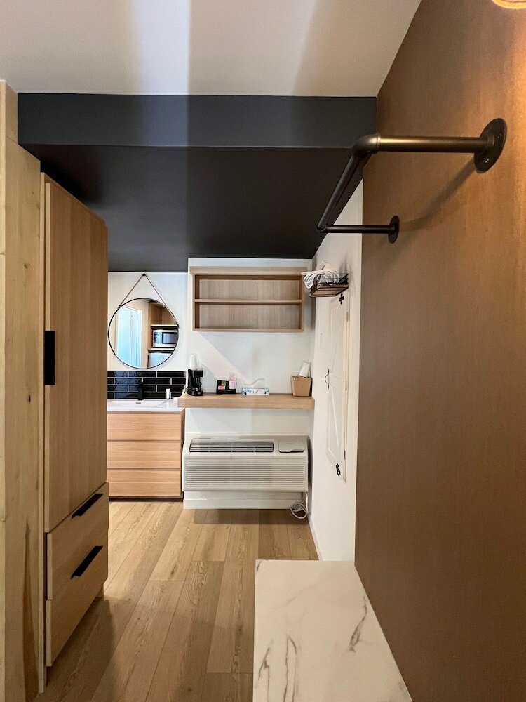 Фото Lamp Liter Inn