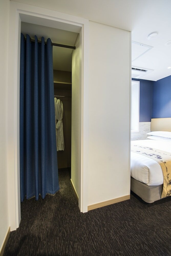 Фото The Grand Hotel Myeongdong