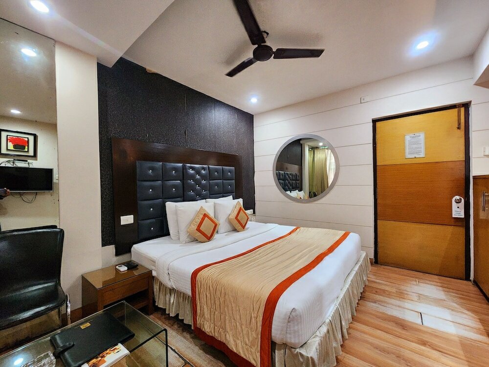 Фото Lee International