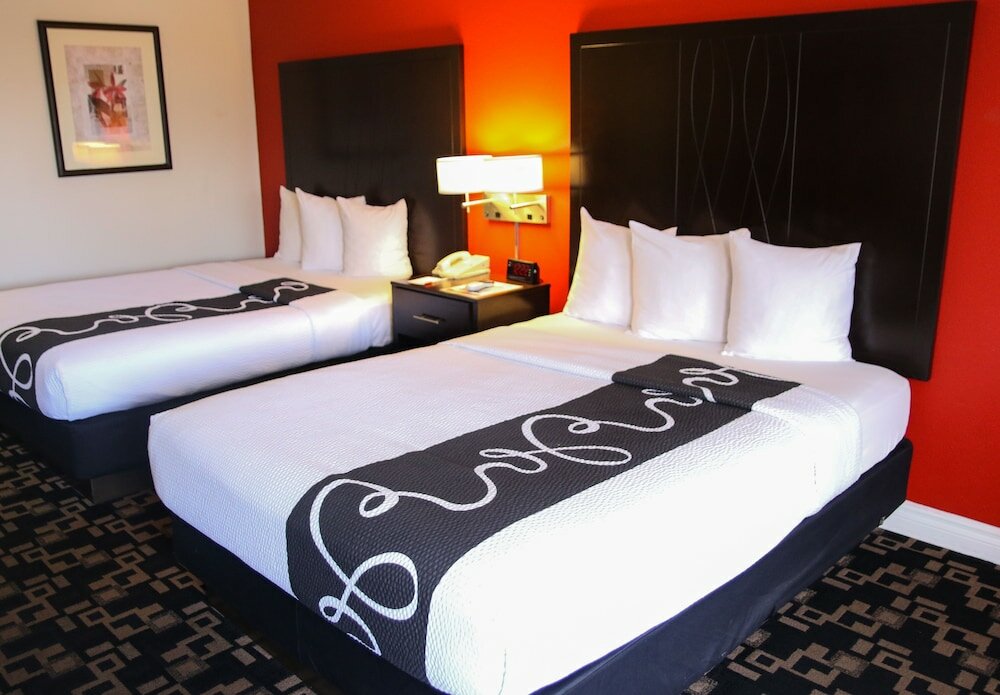 Фото Ramada by Wyndham Oceanside