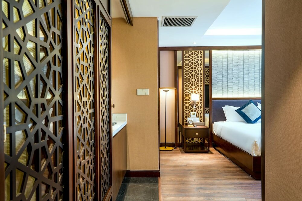 Фото Conifer Grand Hotel