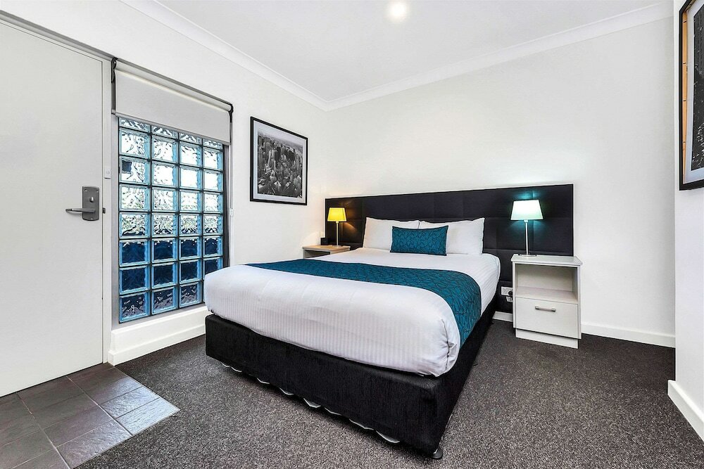 Фото Comfort Inn and Suites Manhattan