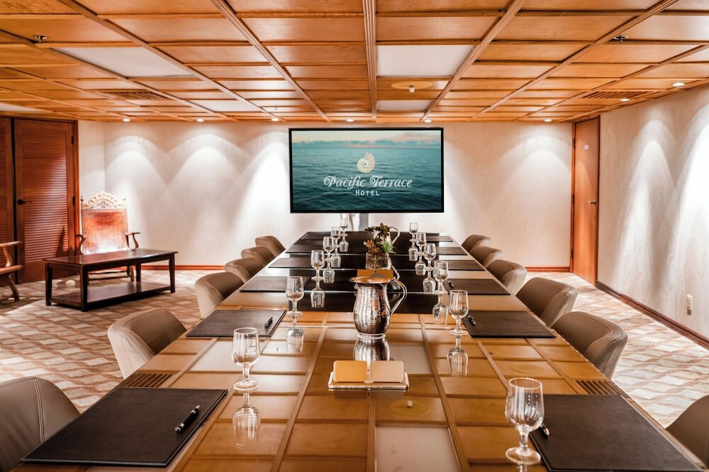 Фото Pacific Terrace Hotel