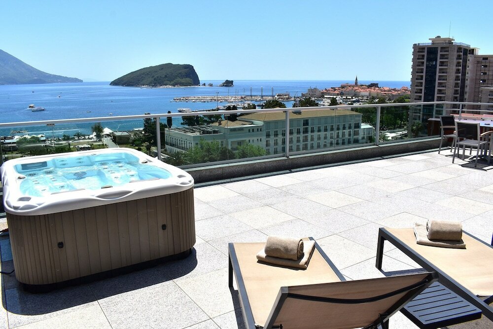 Фото Hotel Tq Plaza