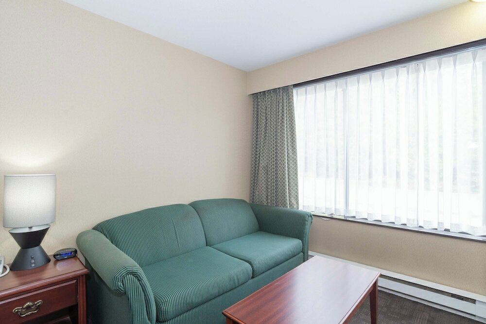 Фото Sandman Hotel Castlegar