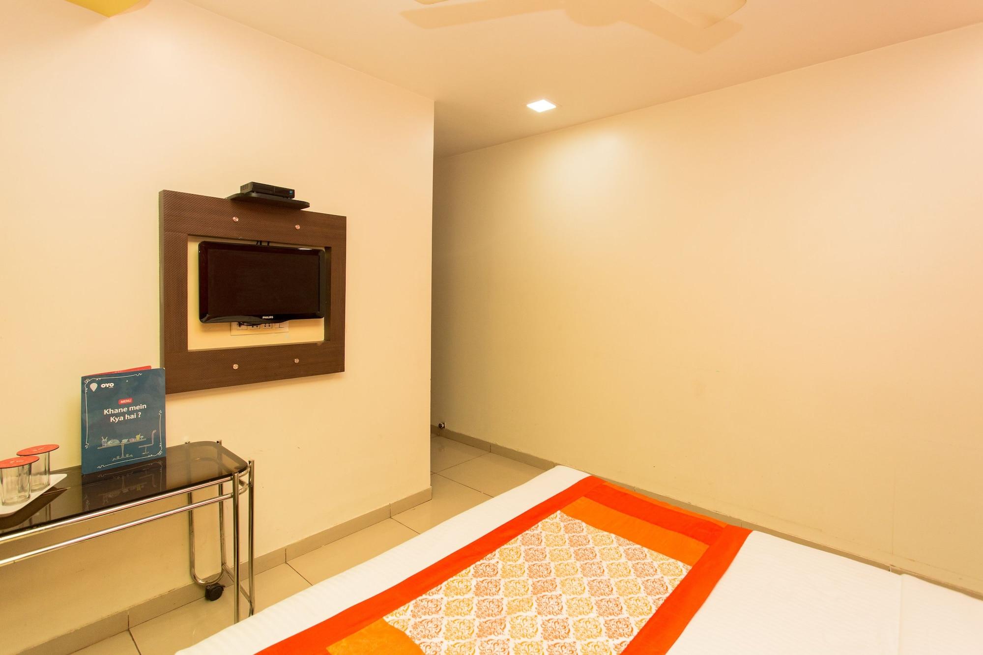 Фото FabHotel Adore Inn