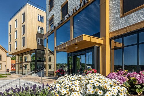Гостиница Quality Hotel Grand Larvik в Ларвике