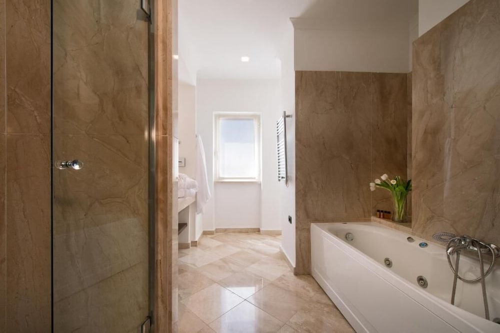 Фото Garden Hotel