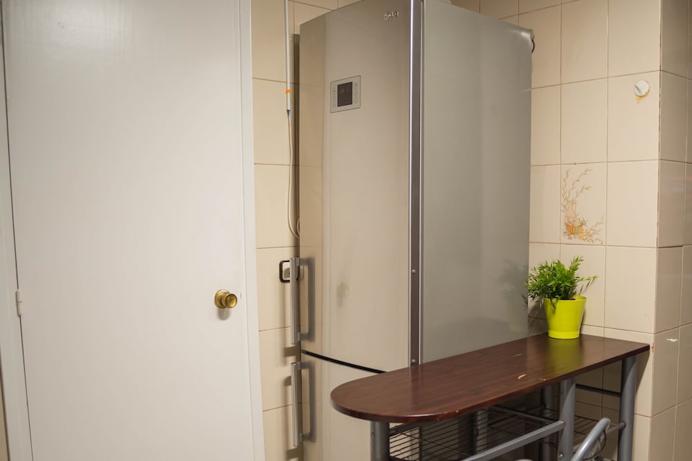 Фото Go Bcn Hostal Ideal Badal - Hostel