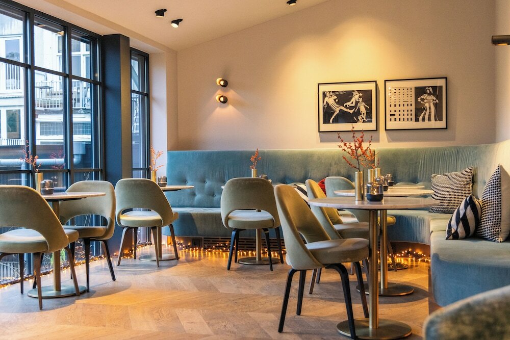 Фото Pillows Anna van den Vondel