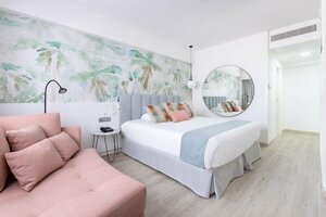 Гостиница Hotel Cristina by Tigotan Las Palmas - Adults Only