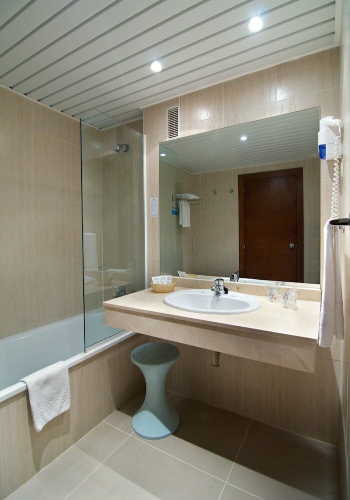 Фото Hotel Puente Real