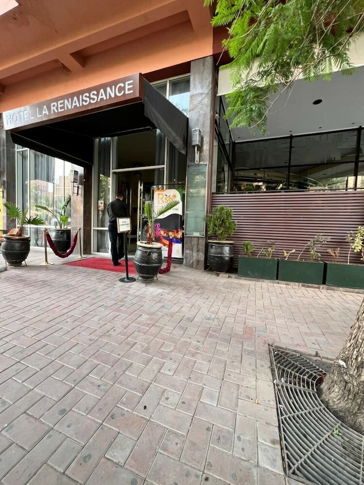 Фото La Renaissance Hotel