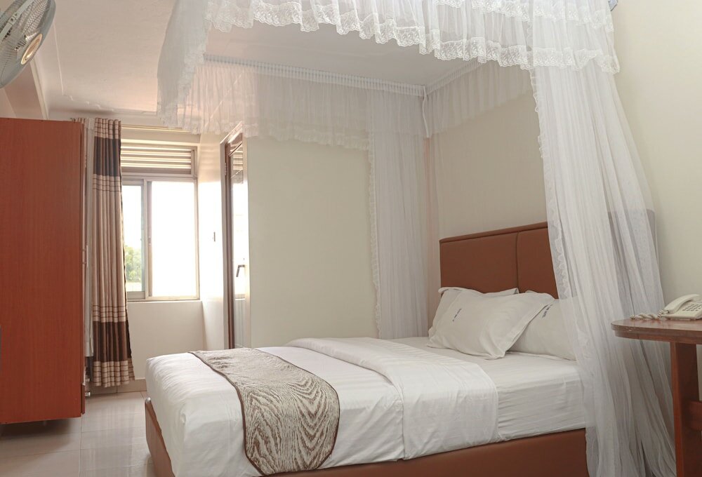 Фото G One Hotel