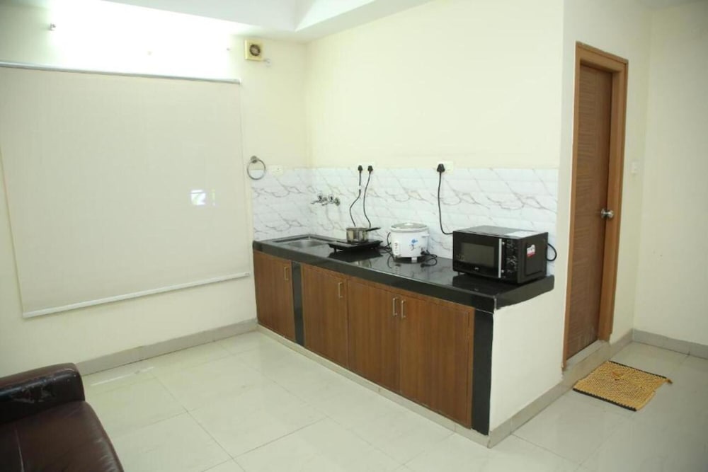 Фото FabHotel Siri Inn Madhapur