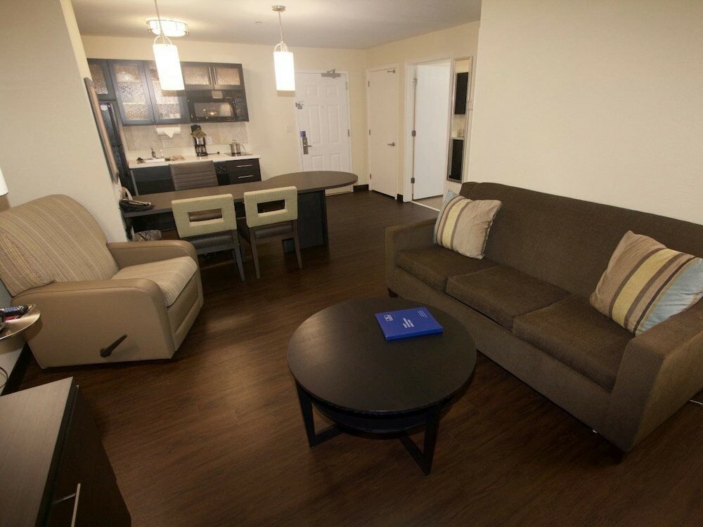 Фото Candlewood Suites West Little Rock, an Ihg Hotel