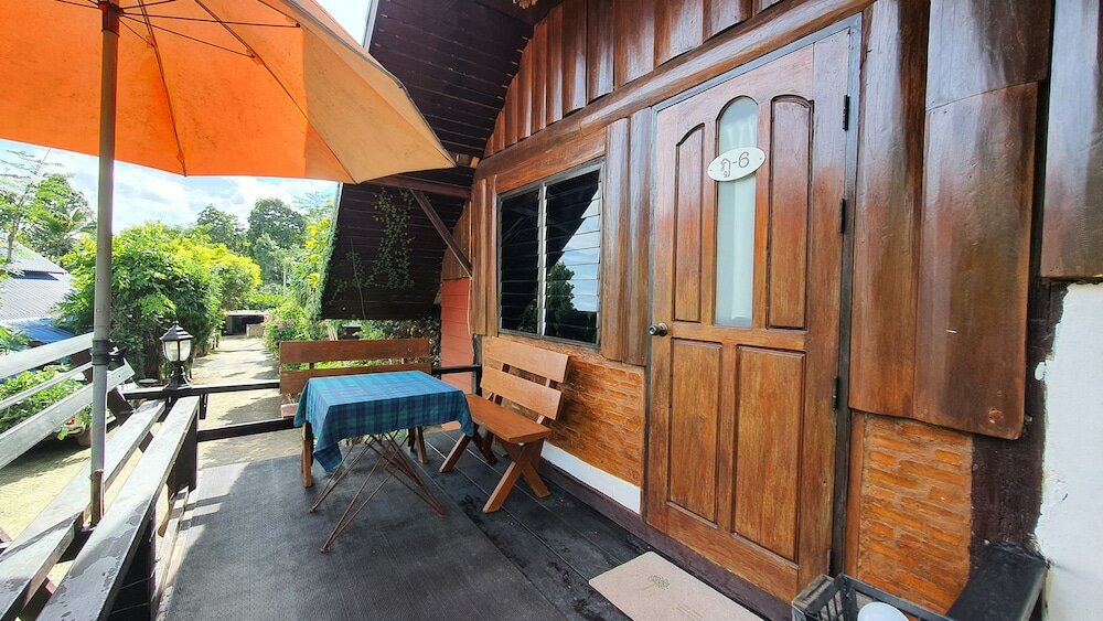 Фото Banphu Montalang Resort