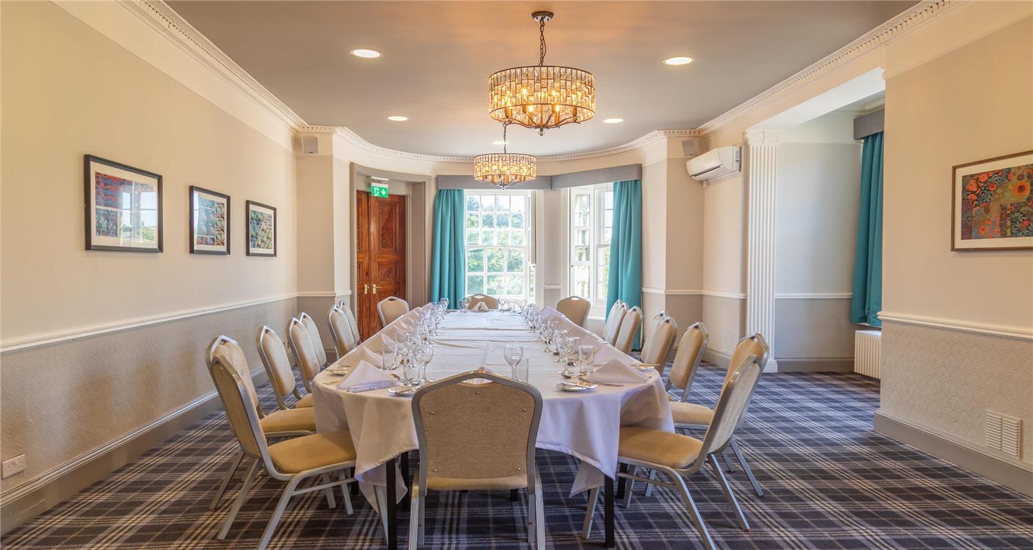 Фото Best Western Chilworth Manor Hotel