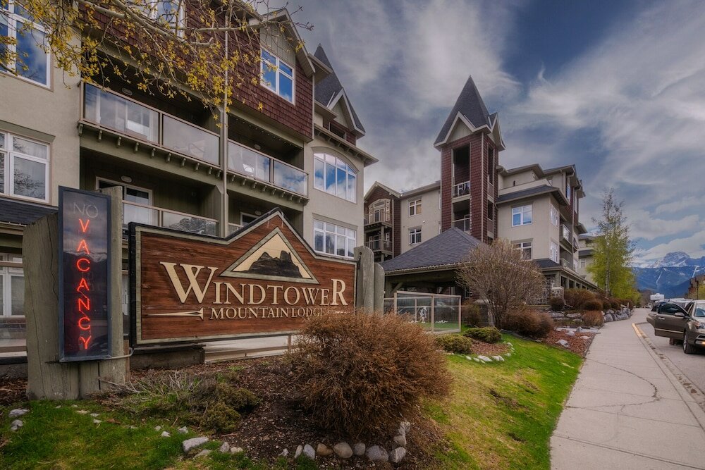 Фото Windtower Lodge and Suites