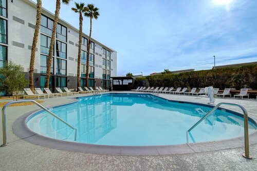 Внешний вид отеля DoubleTree by Hilton Palmdale, Ca в Палмдейле, фото 4