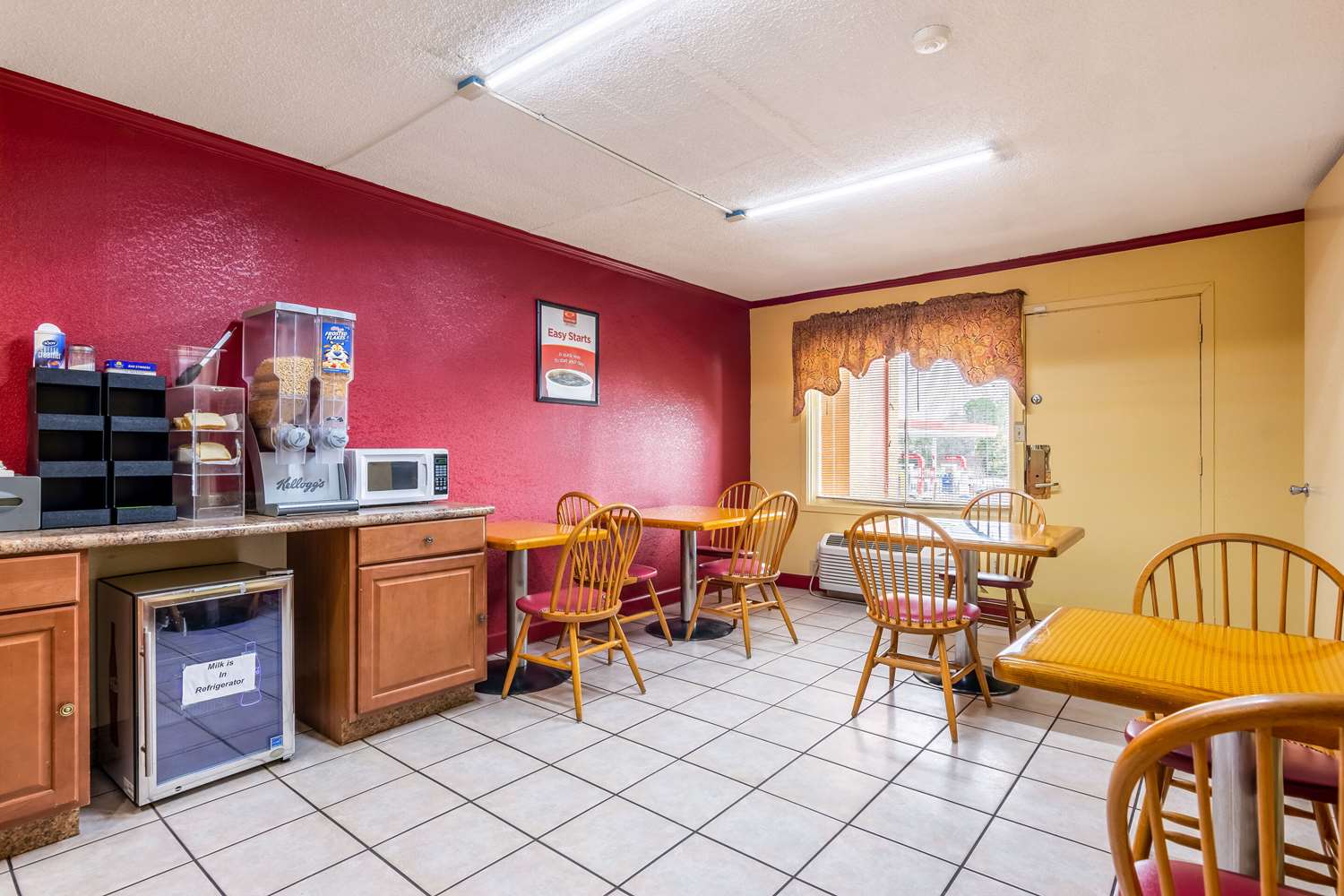 Фото Econo Lodge Charlotte Airport Area