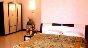 Veni Vidi Vici V3 Hotel (East Java, Surabaya City, Сity of Surabaya, JI. Kedung Rukem Tengah), hotel