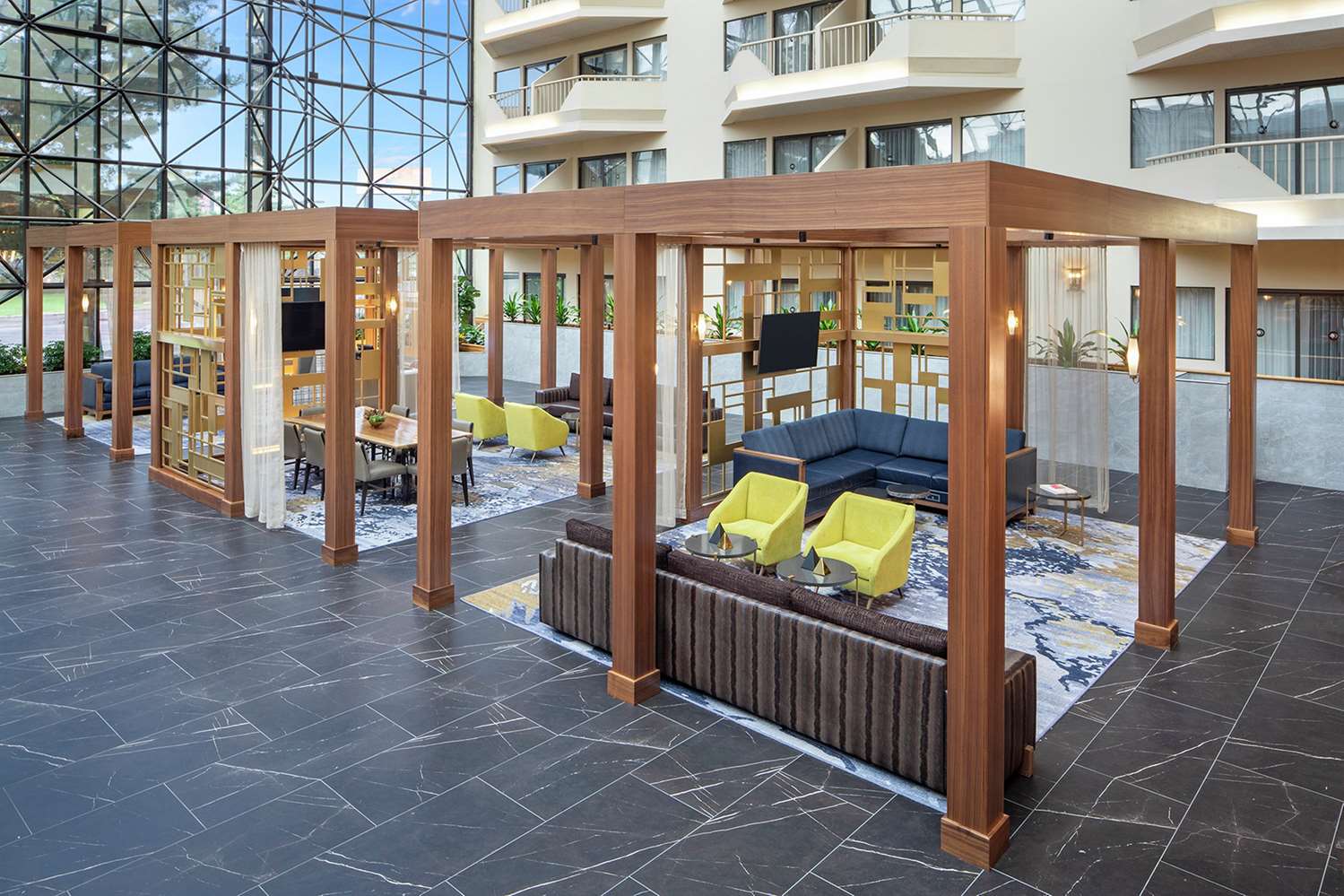 Фото DoubleTree by Hilton Hotel Newark Airport