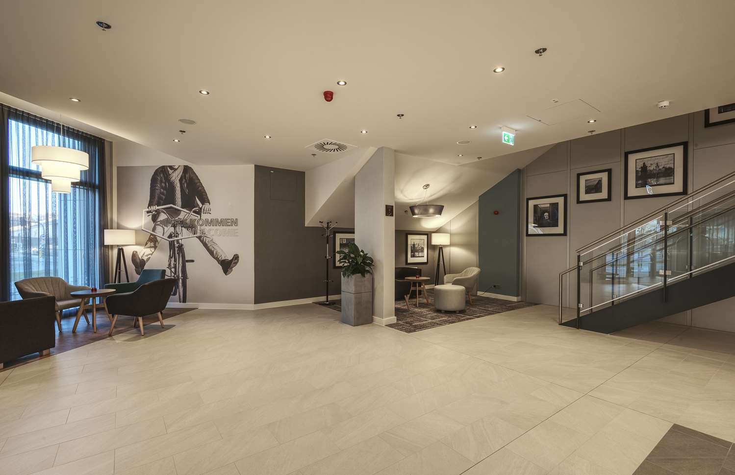 Фото Hampton by Hilton Stuttgart City Centre