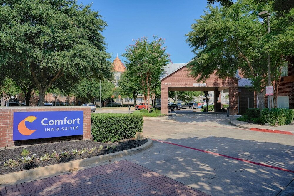 Фото Comfort Inn & Suites North Dallas - Addison