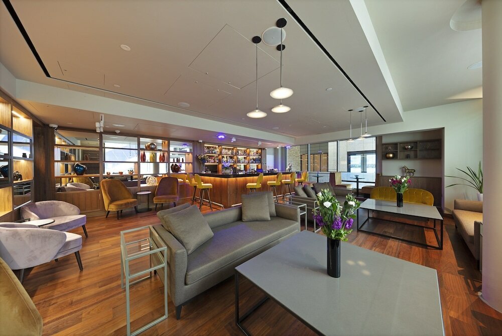 Фото Отель Tower Suites by Blue Orchid