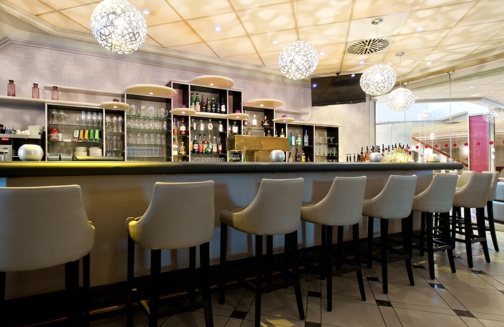 Фото Leonardo Hotel Köln