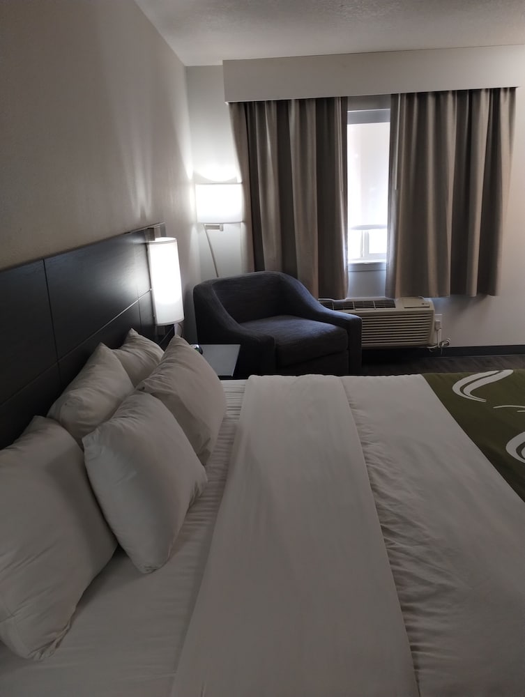 Фото Quality Inn & Suites Wilsonville