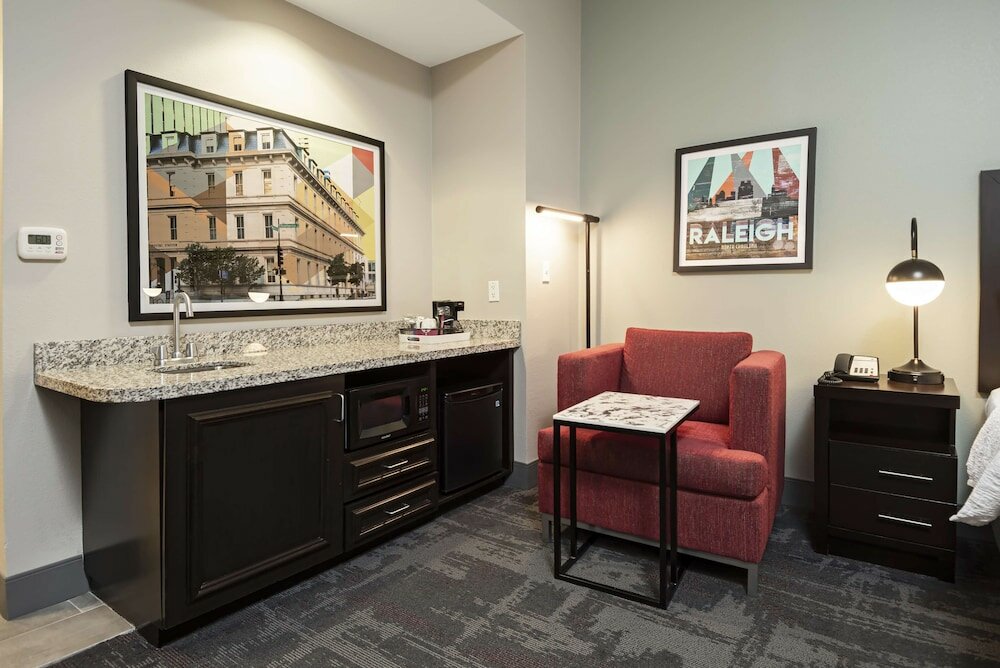 Фото Hampton Inn & Suites Raleigh Downtown